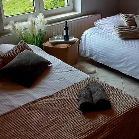 Semesterbostad Karlowo U Eli Sierakowice (Pomerania)